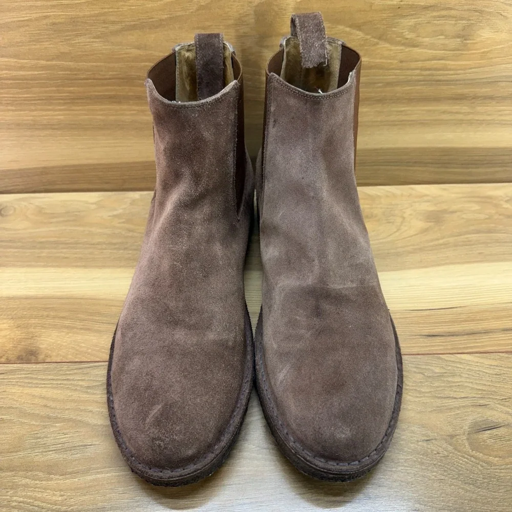 Barney's New York Suede Chelsea Boots Mens 10 M Crepe Gum Sole Desert FLAWED